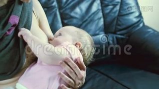 母爱与生命的奇妙旅程，最新哺乳视频分享