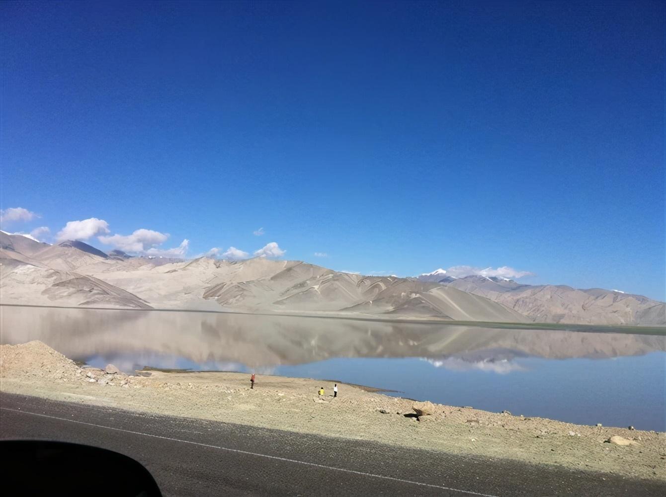 电视剧冰山上的来客，跨越时空的情感之旅探索。